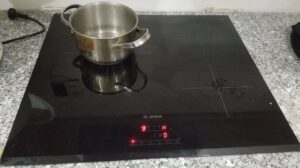 thay mặt kính bếp từ quận 2