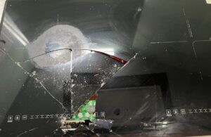 Bếp Từ Bị Vỡ Mặt Kính Do Tác Động Ngoại Lực