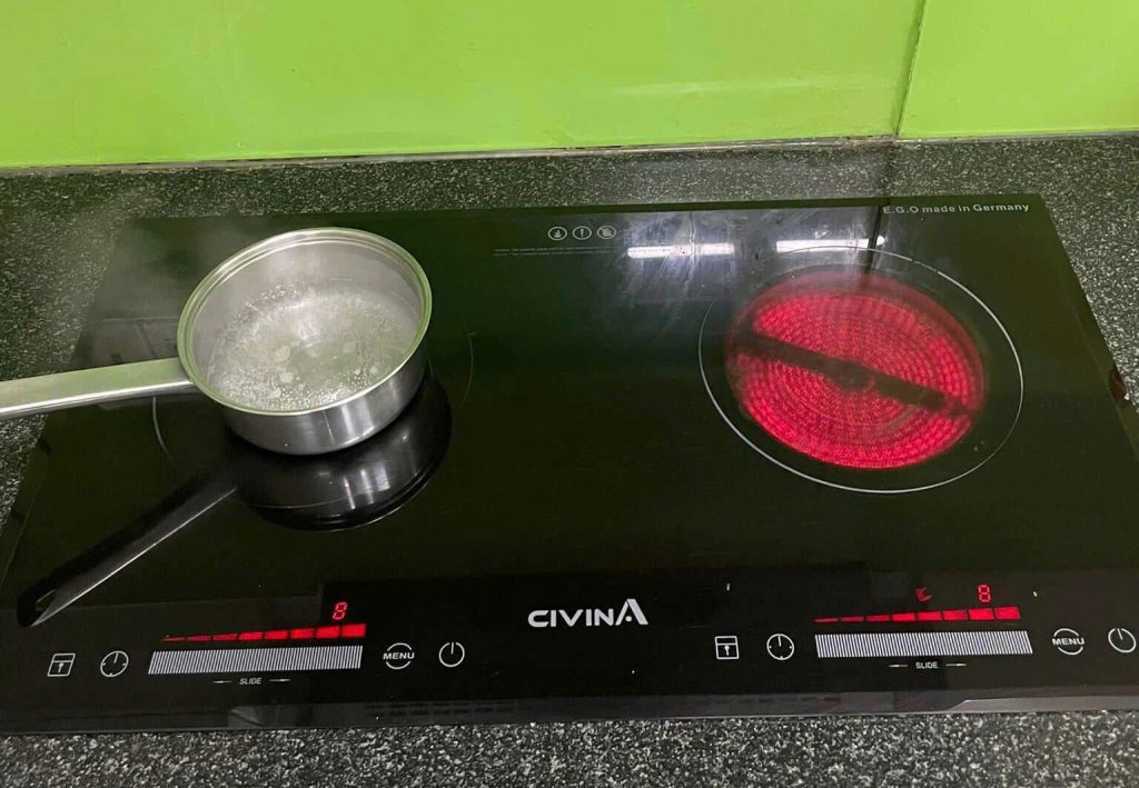Chuyên Thay Mặt Kính Bếp Từ CivinA Tại Nhà