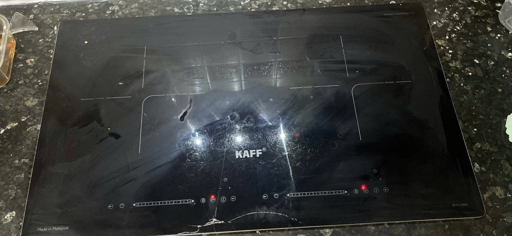 Mặt Kính Bếp Từ Bị Vỡ Do Tác Động Ngoại Lực